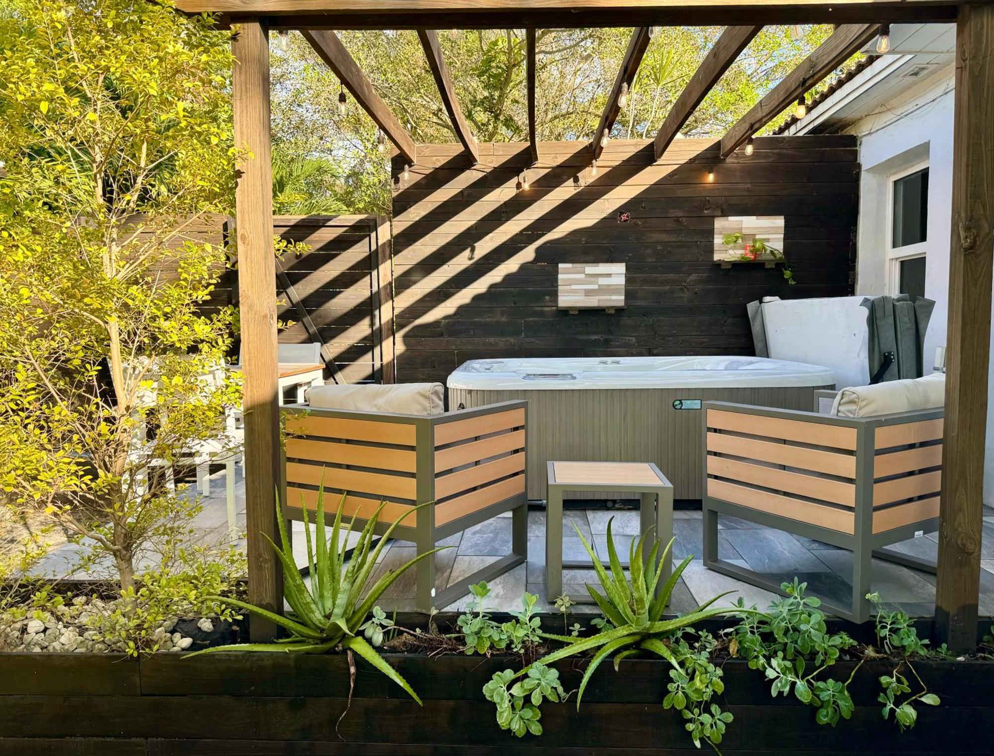 Hot Tub House On Golf Course! 10 Mins To The Beach Маями Екстериор снимка